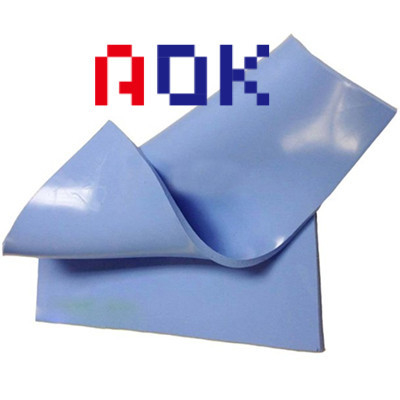 厚さ物質的なシリコーン8 W/m.K青い色0.5 mmの熱パッドの